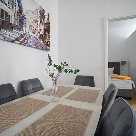 Premium Old Town Apartment