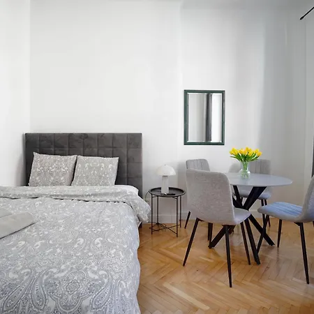 Premium Old Town Apartment *