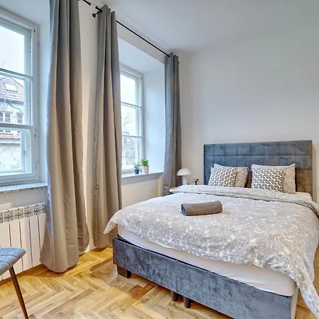 Premium Old Town Apartment *